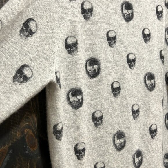 Skull Cashmere Sweater M Soft Halloween Cozy Goth Skulls - Picture 5 of 7
